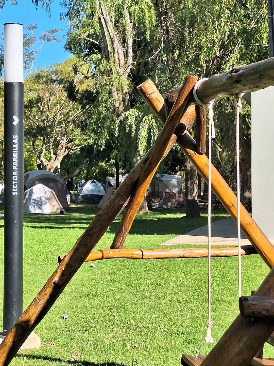 Las hamacas de madera.